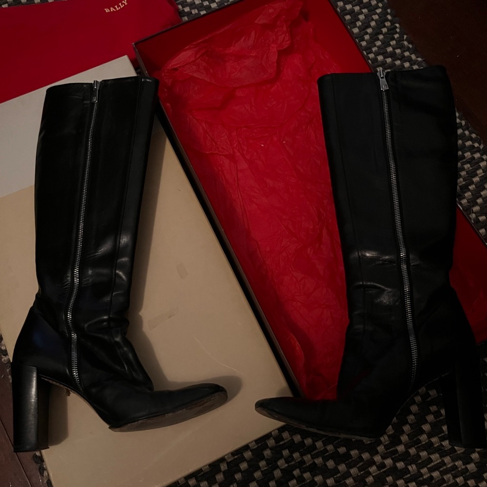 Bally “CHADRA” Tall High Stacked Heel Leather Boots in Black, 38EU, 7,5US